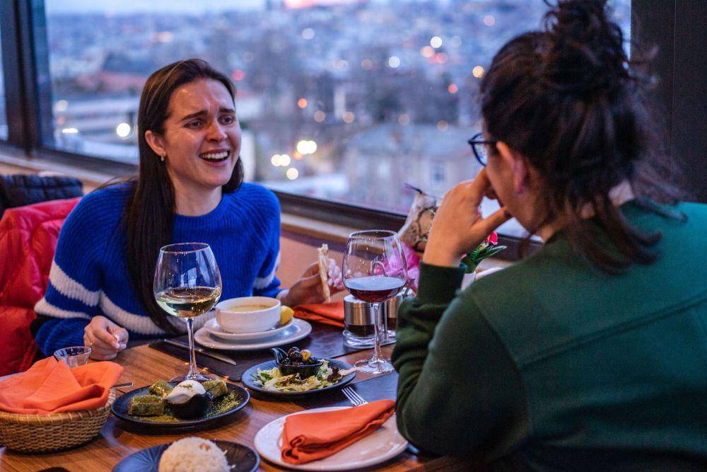 Ilustrasi makan bersama-sama (Pixabay/VisionPics)