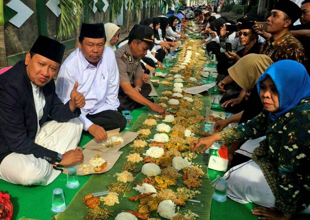 ilustrasi tradisi megengan menjelang bulan Ramadan (kfmpekalongan.id)