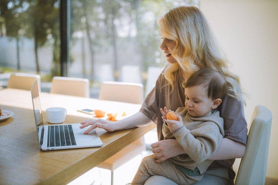 5 Strategi Bertahan sebagai Working Parent, Jangan Segan Minta Bantuan
