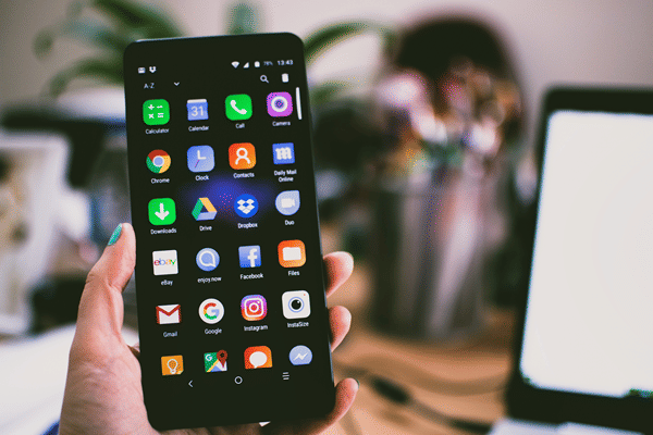 Cara agar data tidak disebar oleh pinjol dengan menolak akses kontak (pexels.com/fotios-photos)