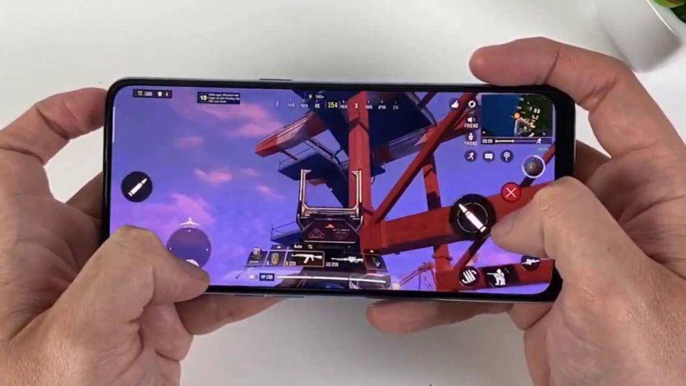 potret layar Xiaomi Redmi K50 Pro (newsbeezer.com)