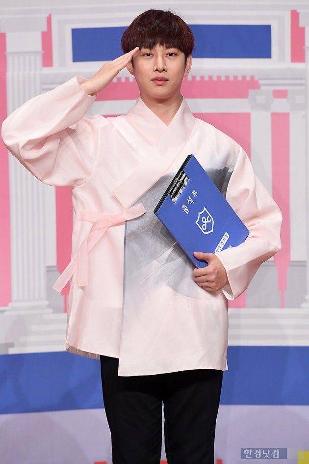 Heechul Super Junior di press conference program survival Idol School (hankyung.com)