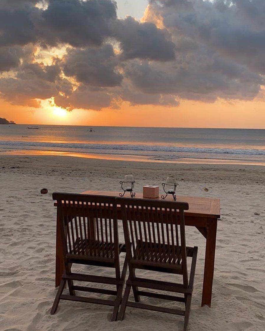 Sunset di Pantai Jimbaran (instagram.com/tunjuk.aku)