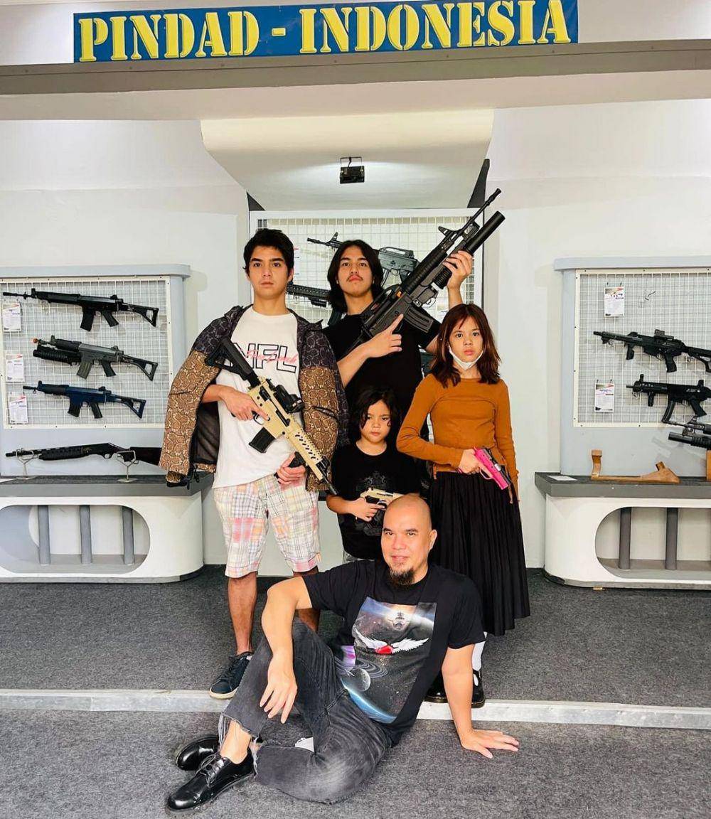 Ahmad Dhani dan buah hati (instagram.com/ahmaddhaniofficial)
