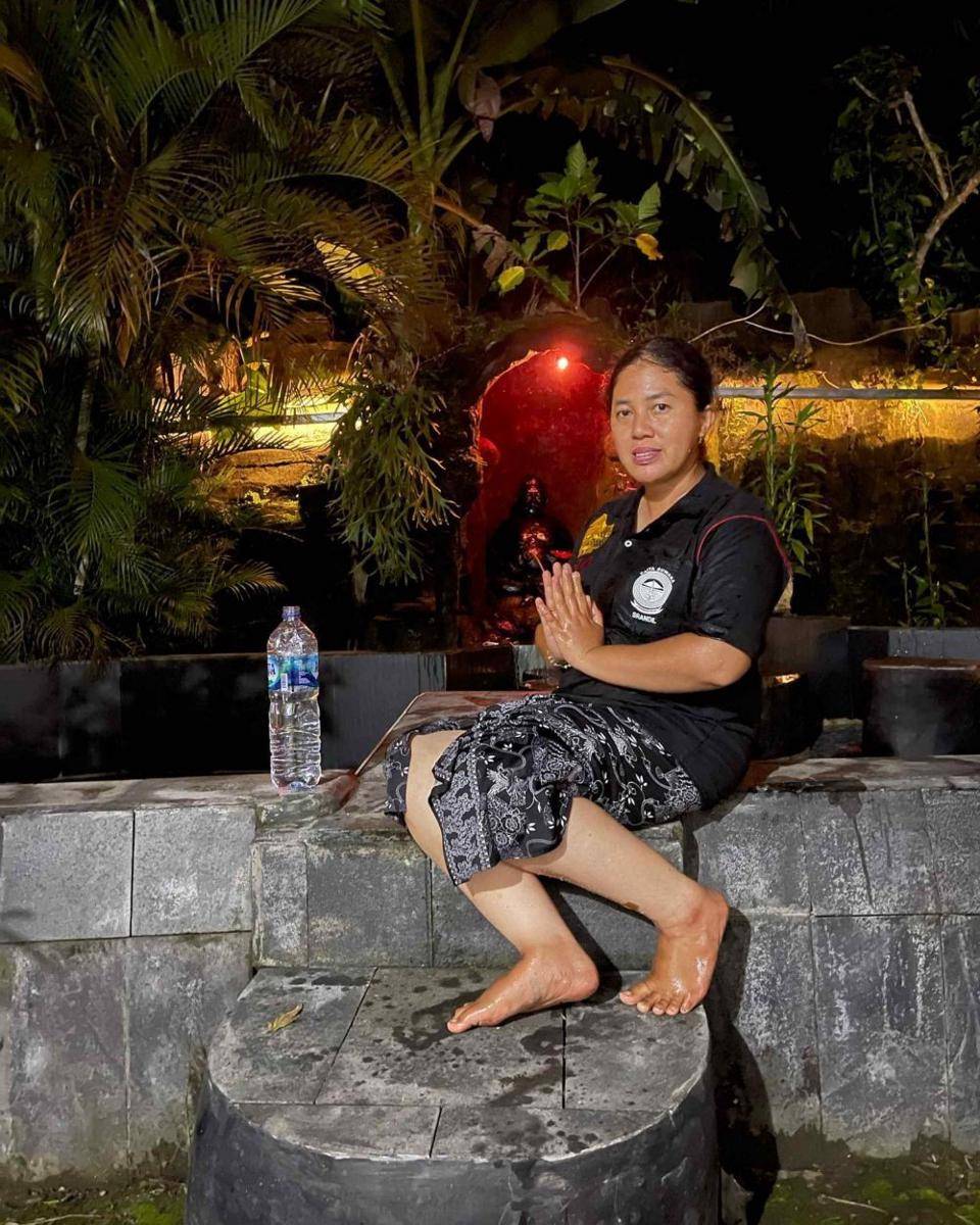 Rara Pawang Hujan (Instagram.com/rara_cahayatarotindigo/)