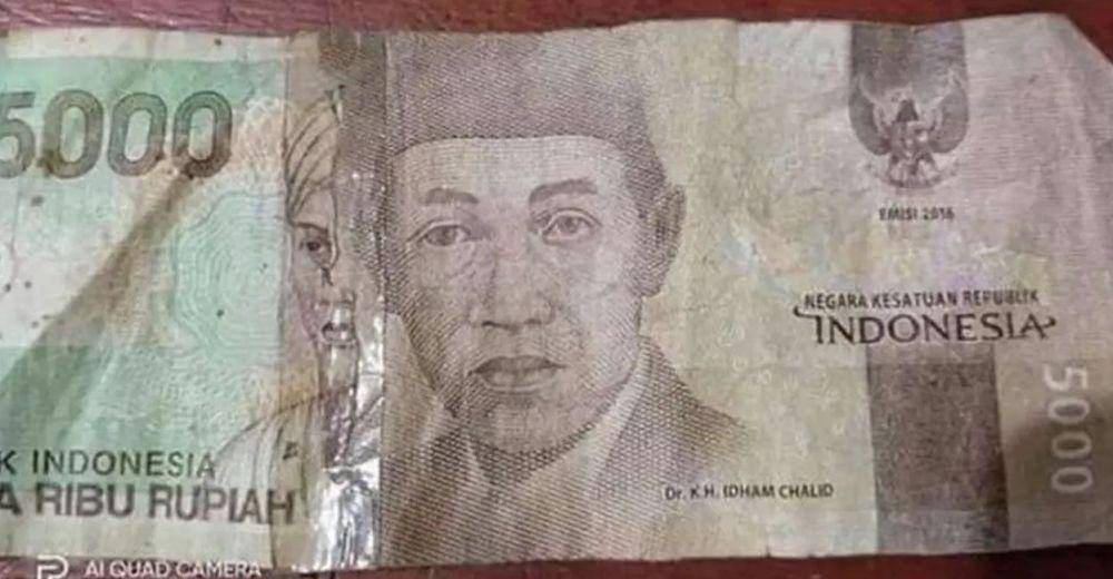 potret uang disambung (Twitter.com/txtdarigajelas)