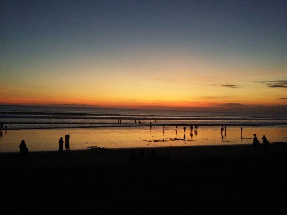 Sunset di Pantai Kuta, Bali (instagram.com/dameria_gultom)