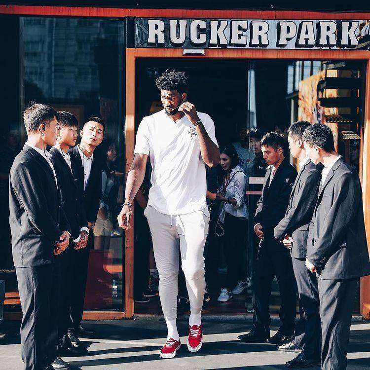 Joel Embiid (instagram.com/joelembiid)