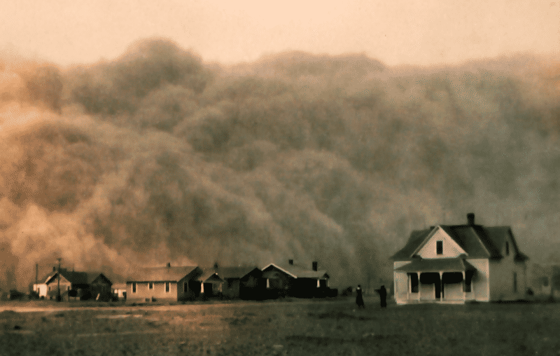 Badai debu saat mendekati Stratford, Texas. (commons.wikimedia.org/NOAA/George E. Marsh)