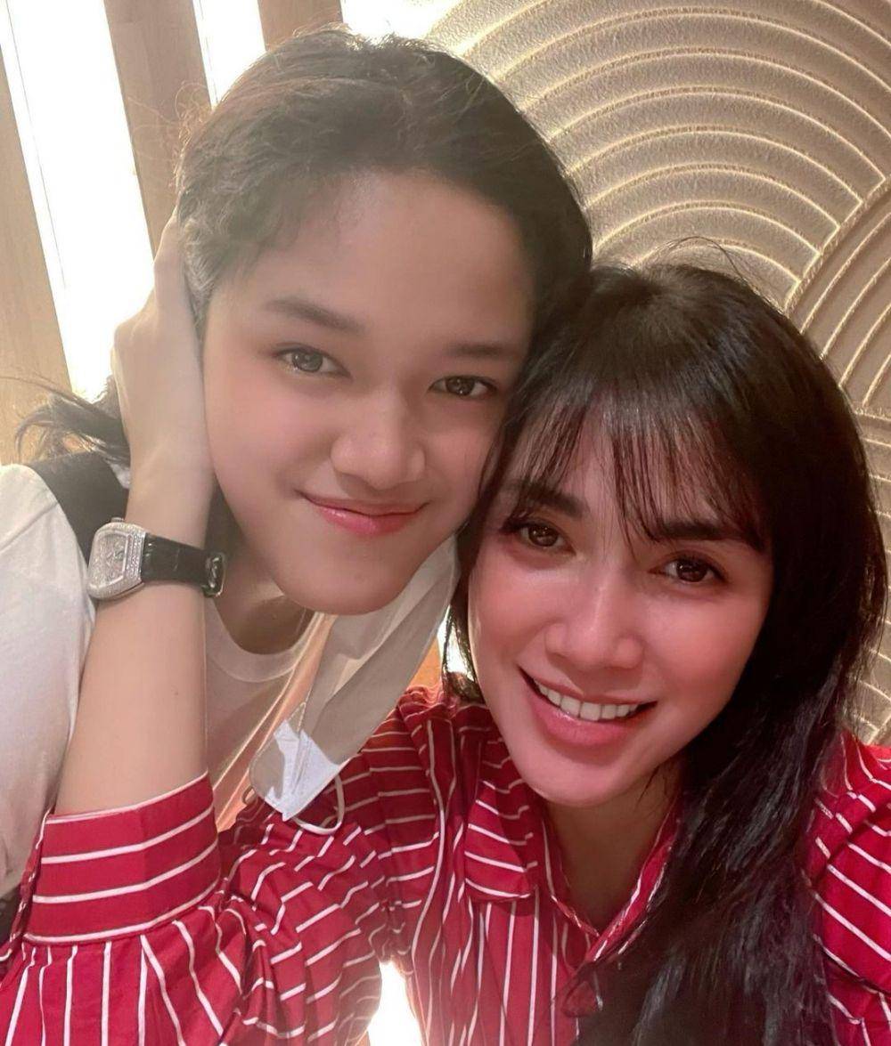 potret Ussy Sulistiawaty dan anak (instagram.com/ussypratama)
