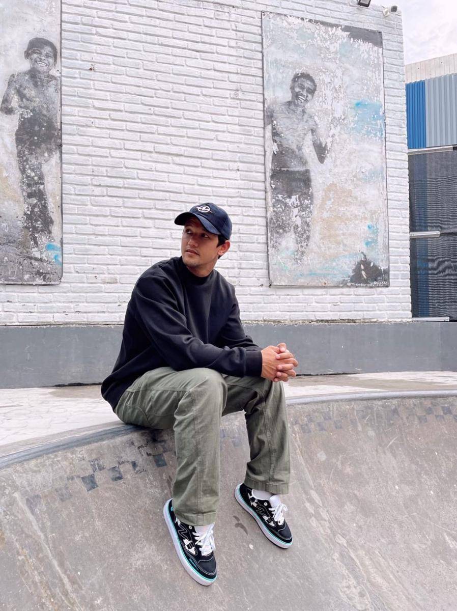 Irfan Bachdim menggunakan sneaker NAH Project x Kevinswork (Dok.NAH)