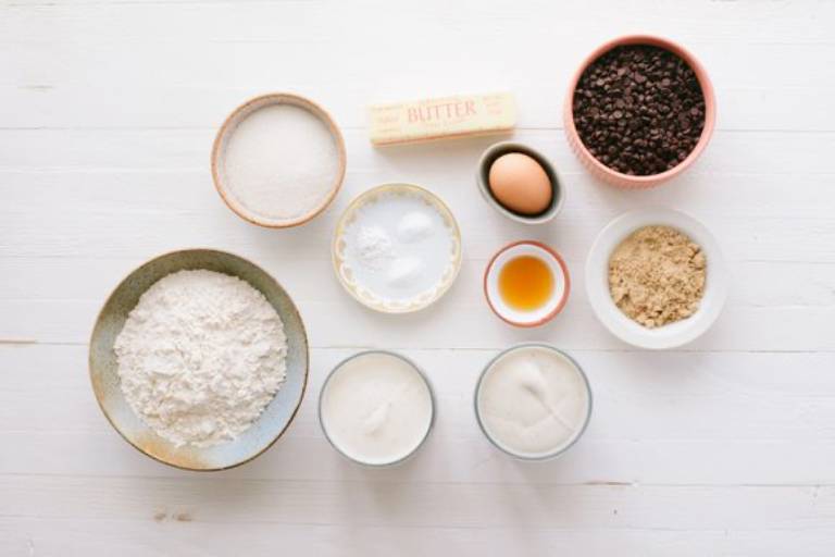 ilustrasi bahan membuat cookies (dok. The Spruce Eats)