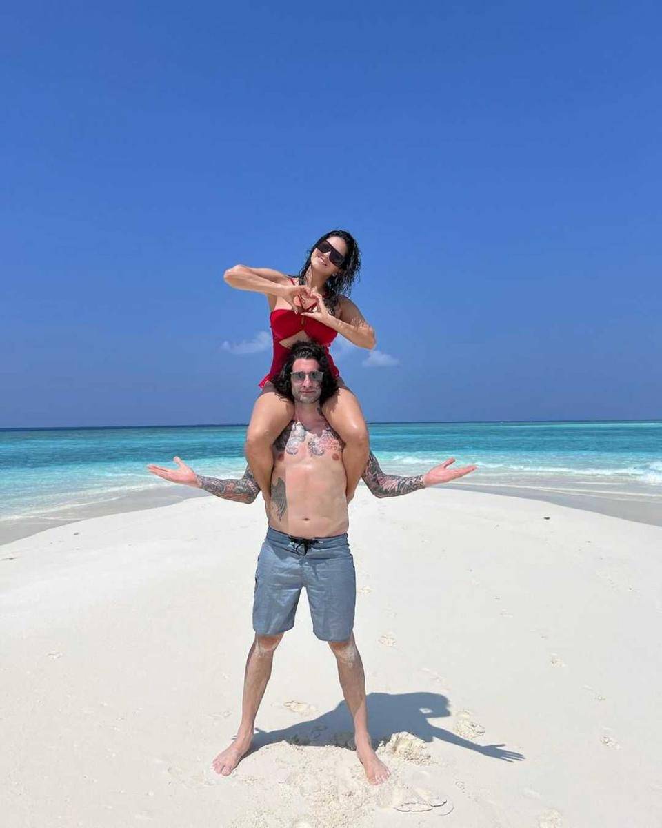 liburan Sunny Leone (instagram.com/sunnyleone)