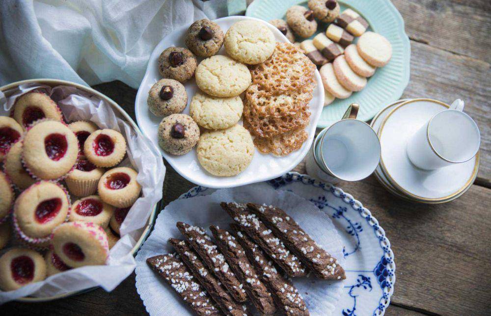 Ilustrasi memilah jenis kue (visitsweden.com)
