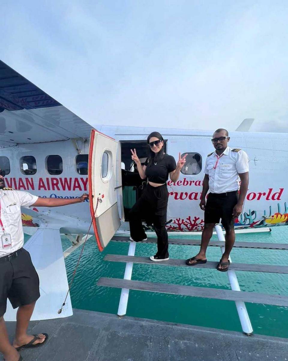 liburan Sunny Leone (instagram.com/sunnyleone)