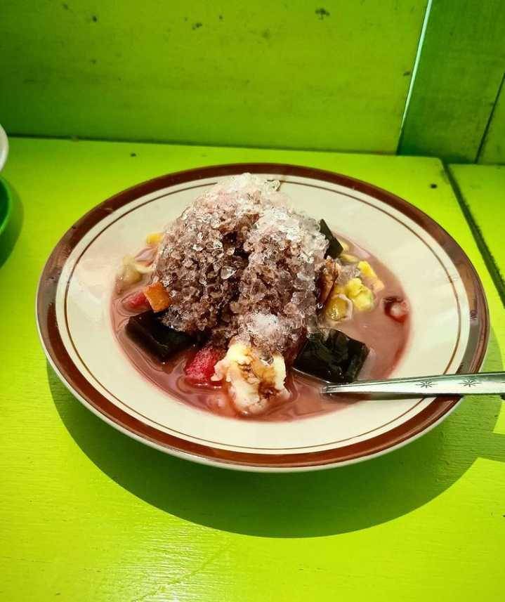 Es Campur dan Bakso Sapi Joni (instagram.com/kulinermryu_)