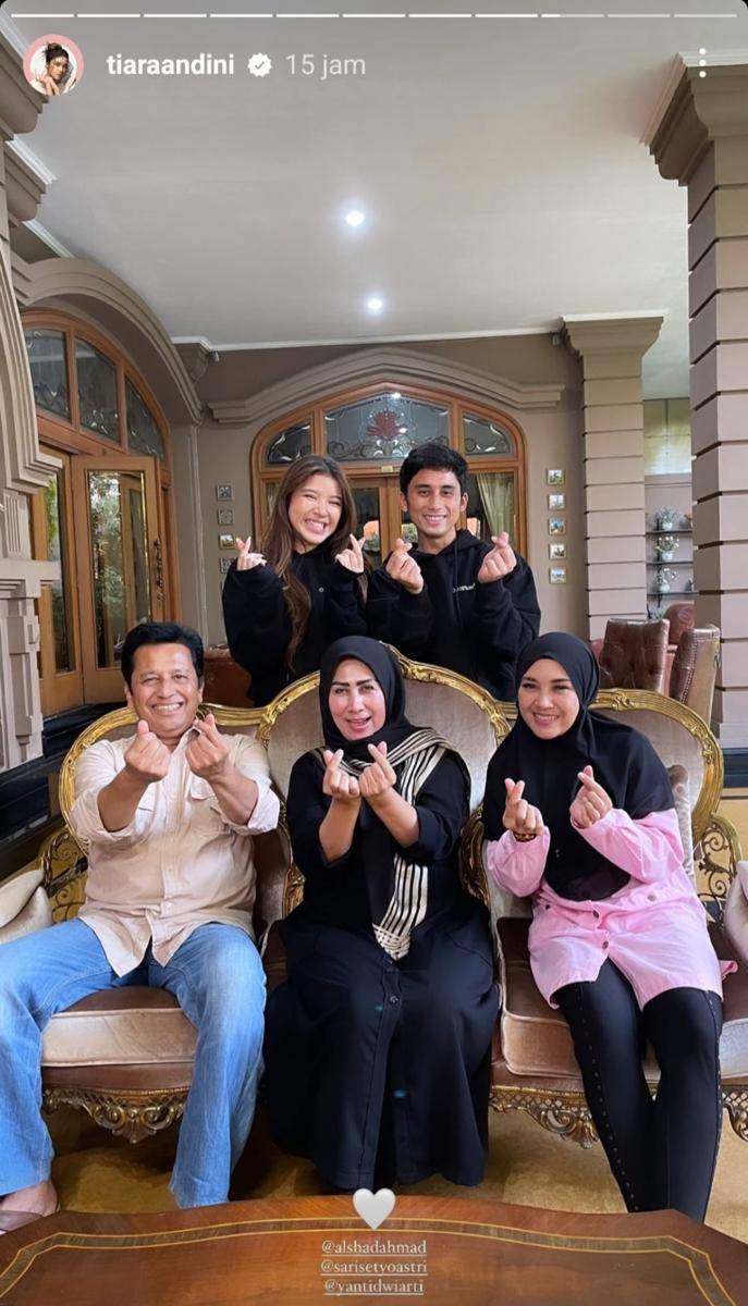 potret Tiara Andini bareng keluarga Alshad Ahmad (instagram.com/tiaraandini)