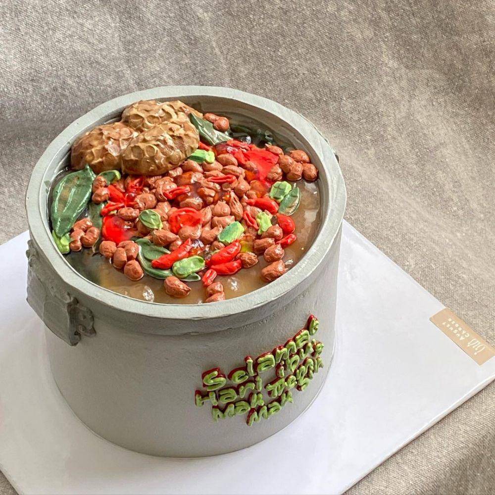 ide kue ulang tahun tema sup kacang merah. (instagram.com/augustchoose)