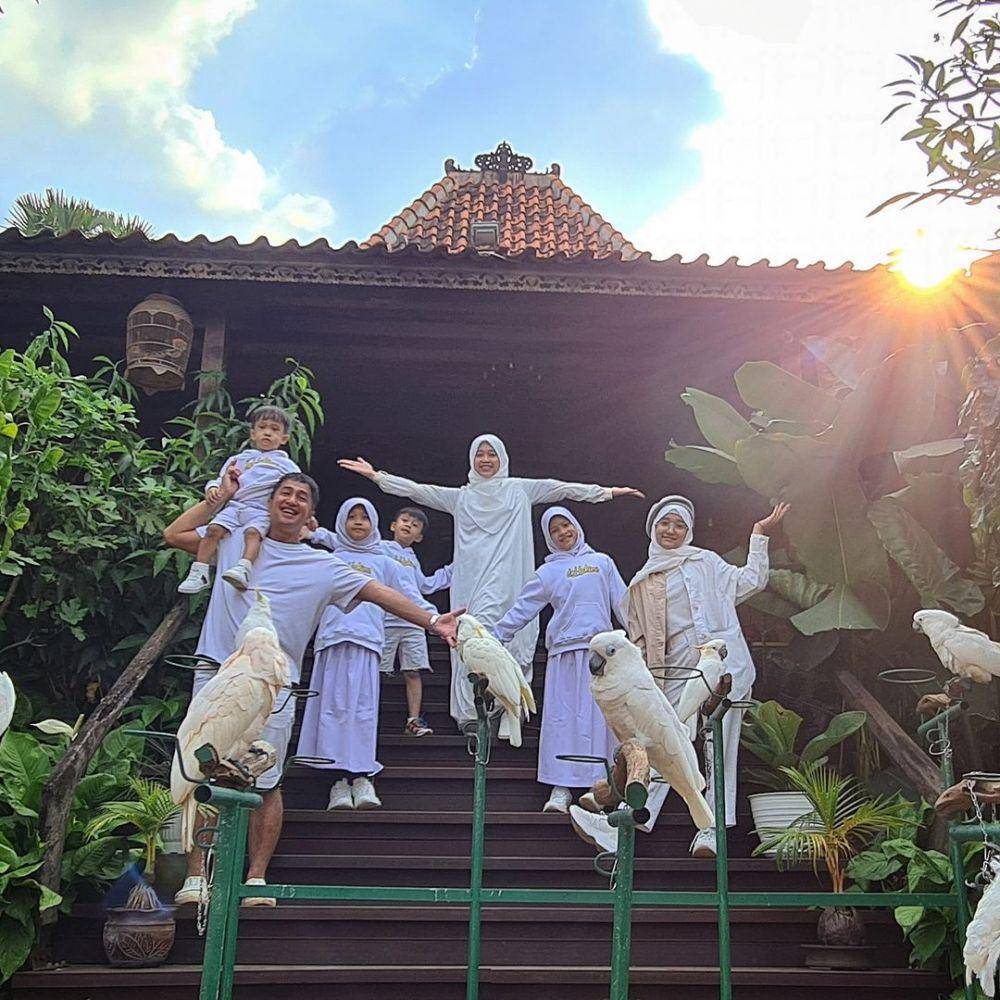 potret keluarga Irfan Hakim (instagram.com/irfanhakim75)
