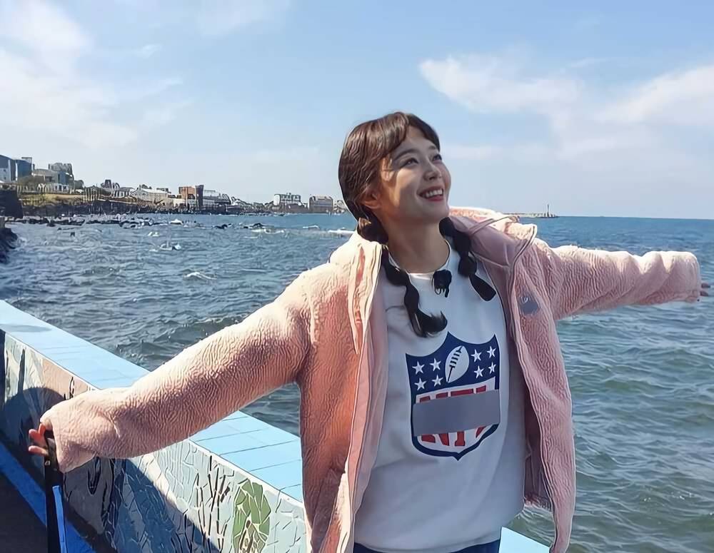 Jeon So Min (instagram.com/jsomin86)