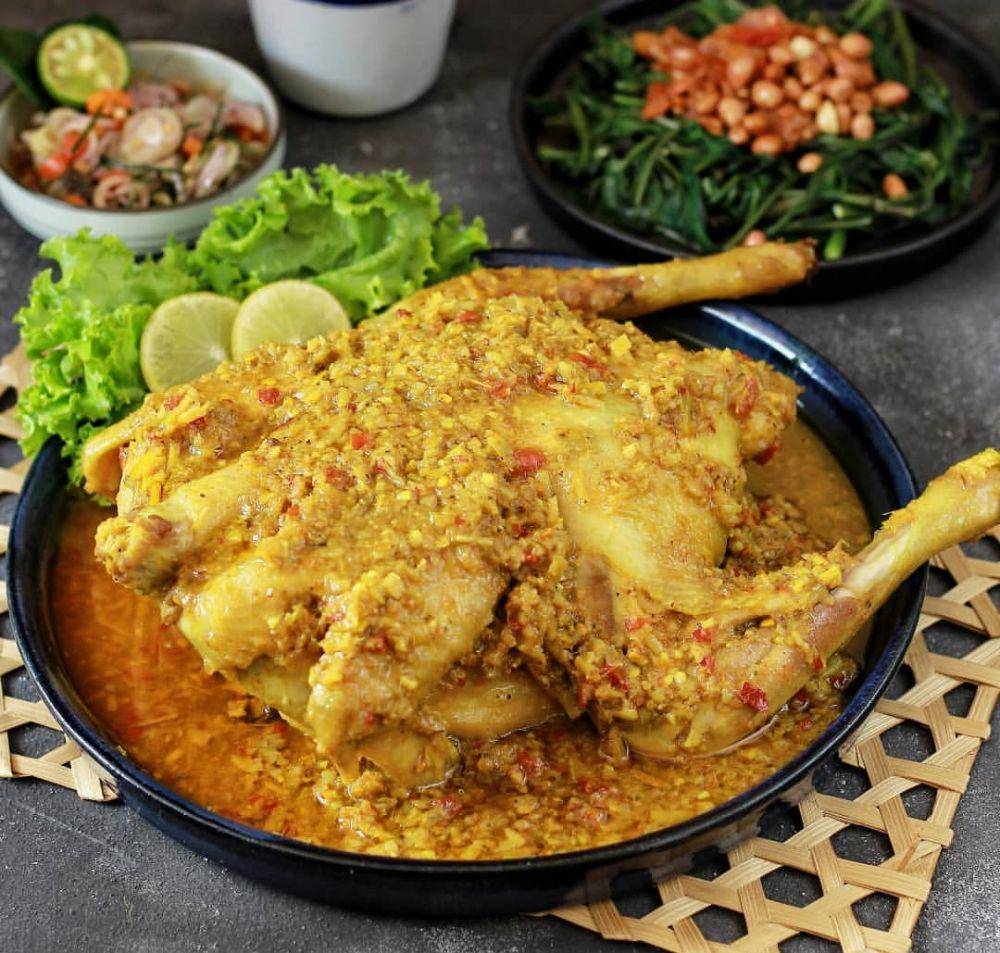 ayam betutu (instagram.com/hestri.susilowati)
