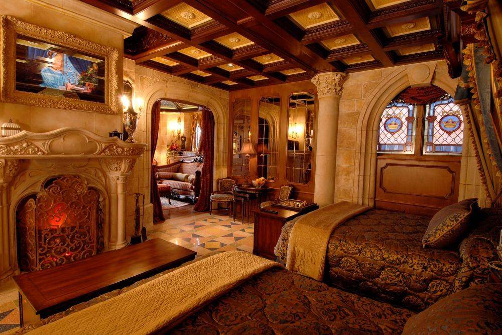 Cinderella Castle di Disneyland Florida (travelandleisure.com)