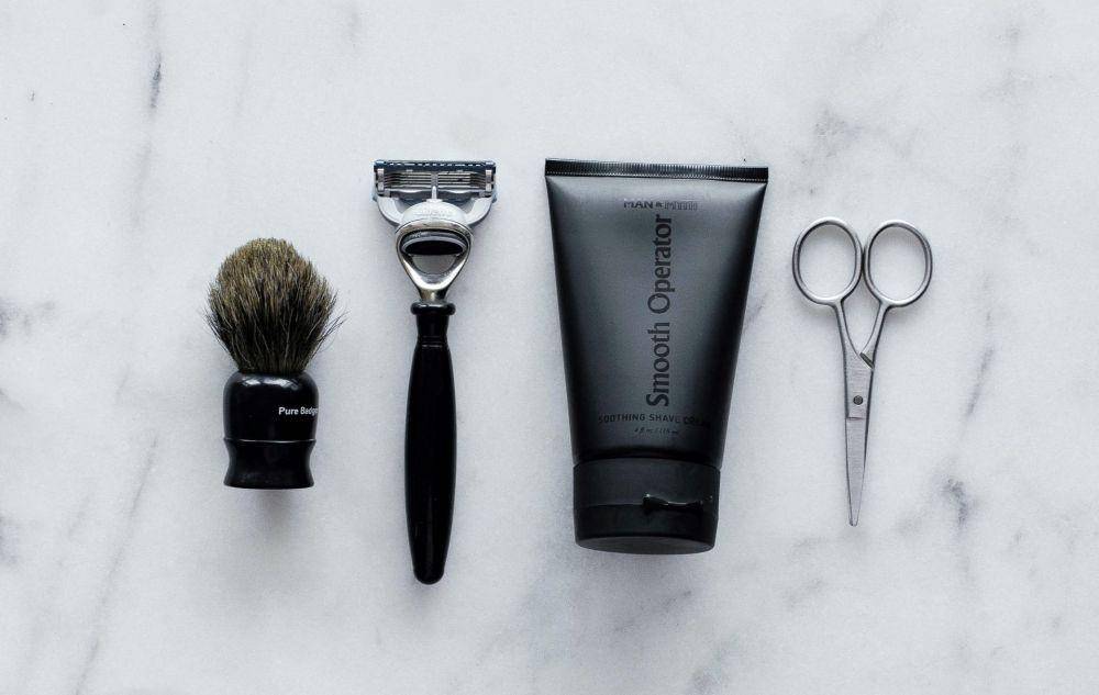 Ilustrasi alat dan produk grooming (unsplash.com/Jordan Nix)