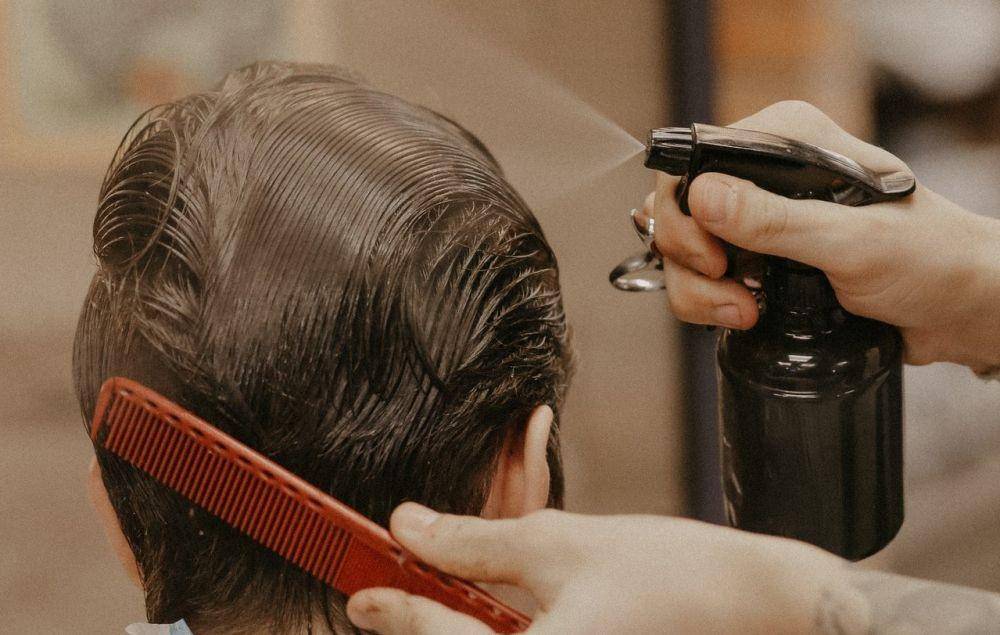 Ilustrasi hair mist (pexels.com/Maksim Goncharenok)