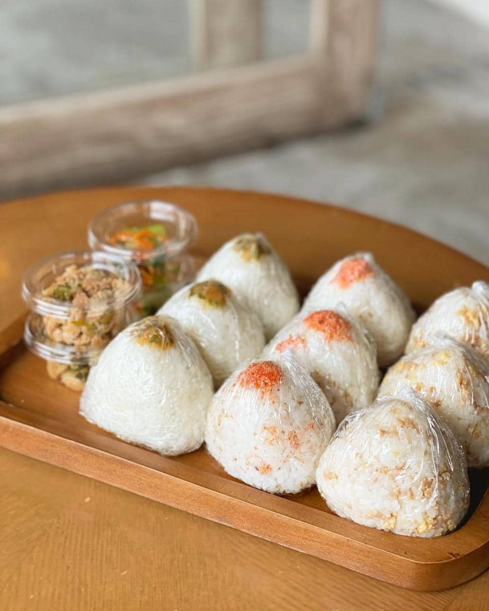 rice balls (instagram.com/hare.coffeelaundry)
