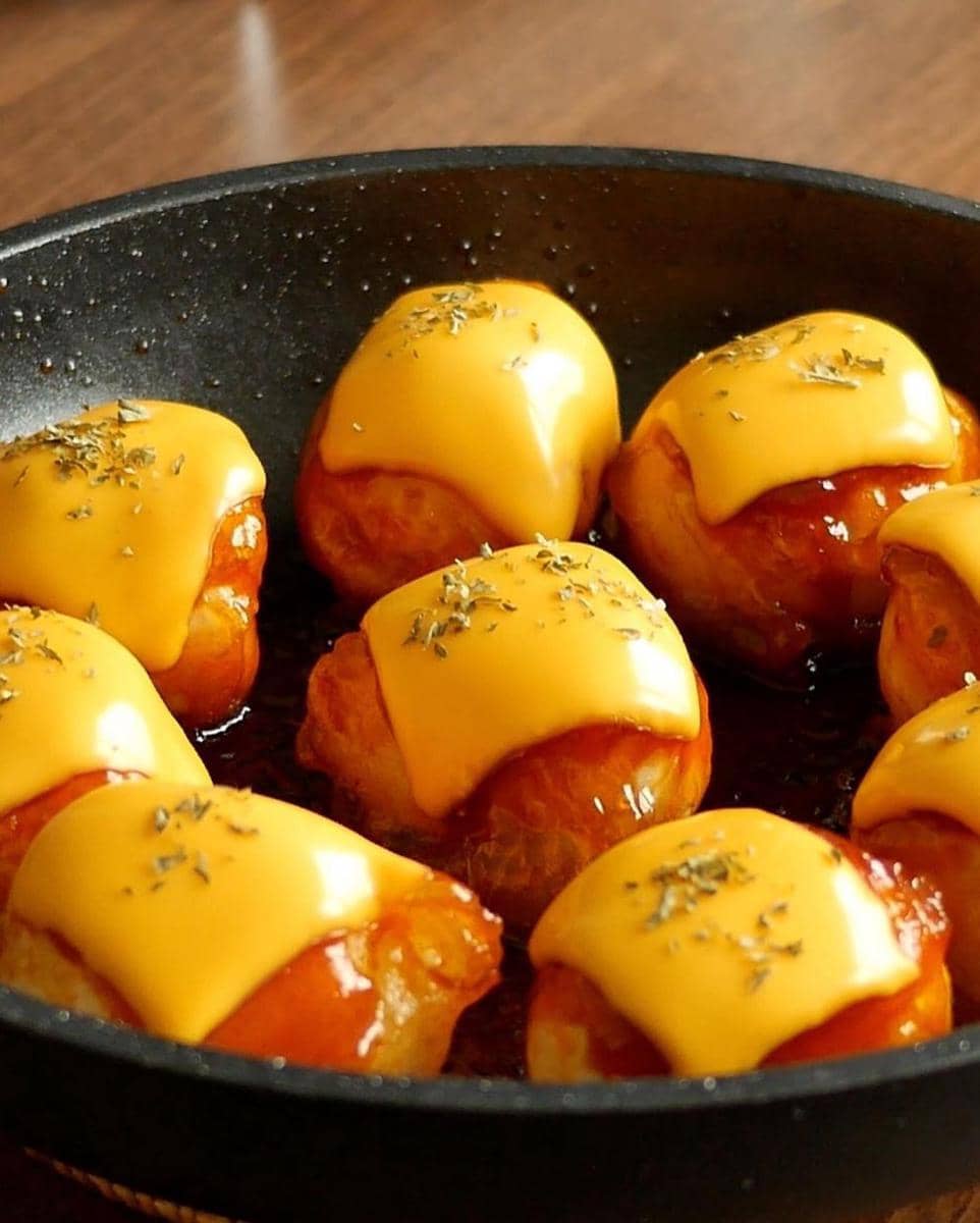 fried chili egg (instagram.com/heeetae_)