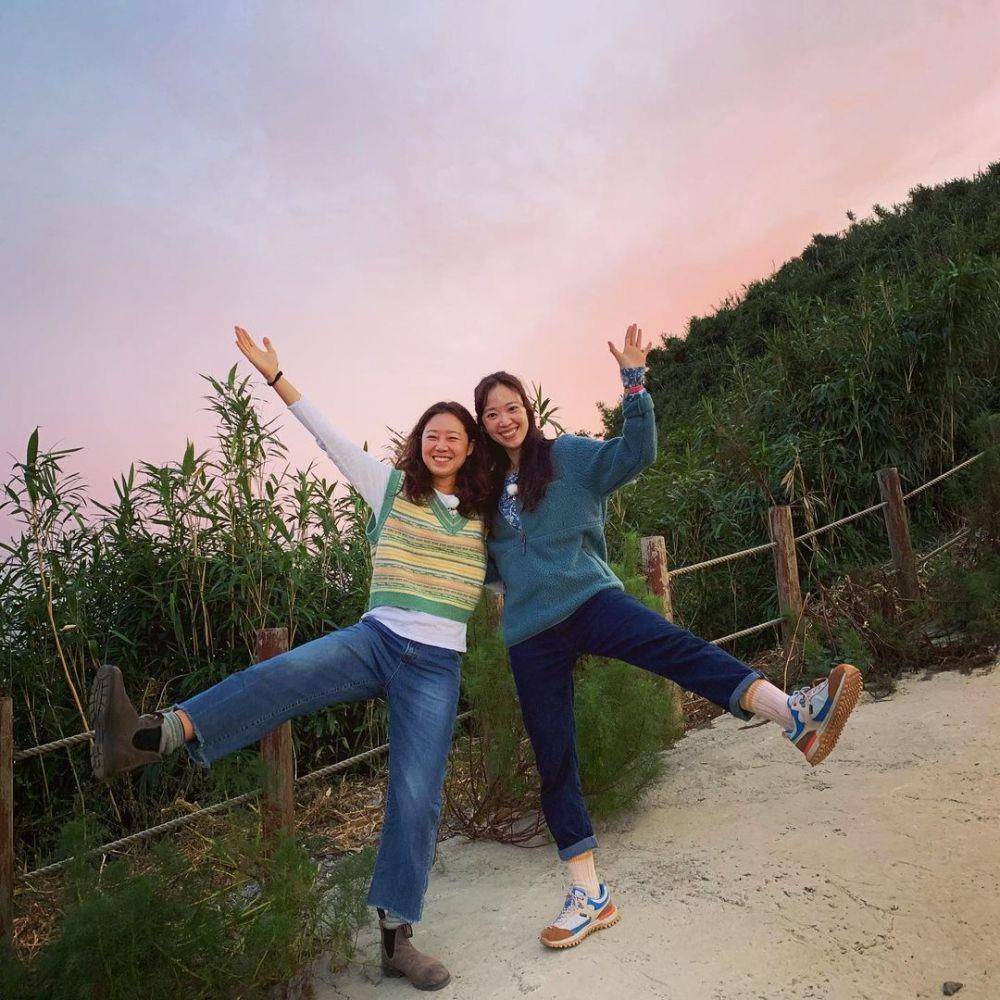 OOTD Berbagai Macam Knit ala Gong Hyo Jin (instagram.com/rovvxhyo)