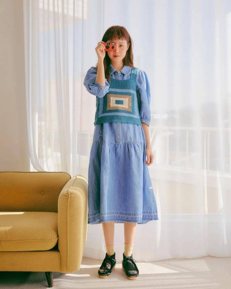 OOTD Berbagai Macam Knit ala Gong Hyo Jin (instagram.com/thursdayisland_life)