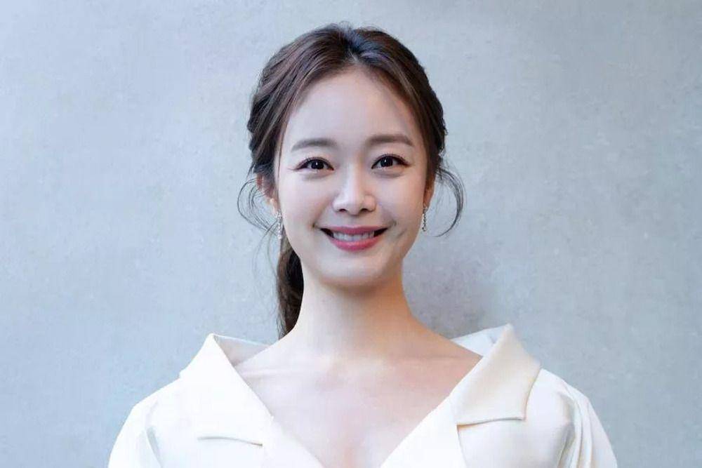 Jeon So Min (instagram.com/jsomin86)