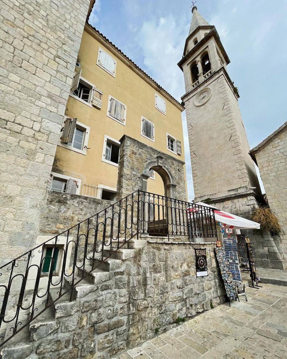 potret Budva Citadel (instagram.com/stolyarenko.ks)