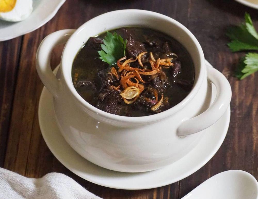 5 Masakan Indonesia Berbumbu Keluak yang Enaknya Bikin Nagih
