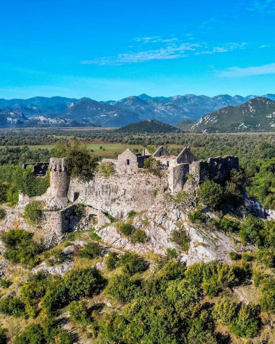 potret Zabljak Crnojevica Castle (instagram.com/m.drone.montenegro)