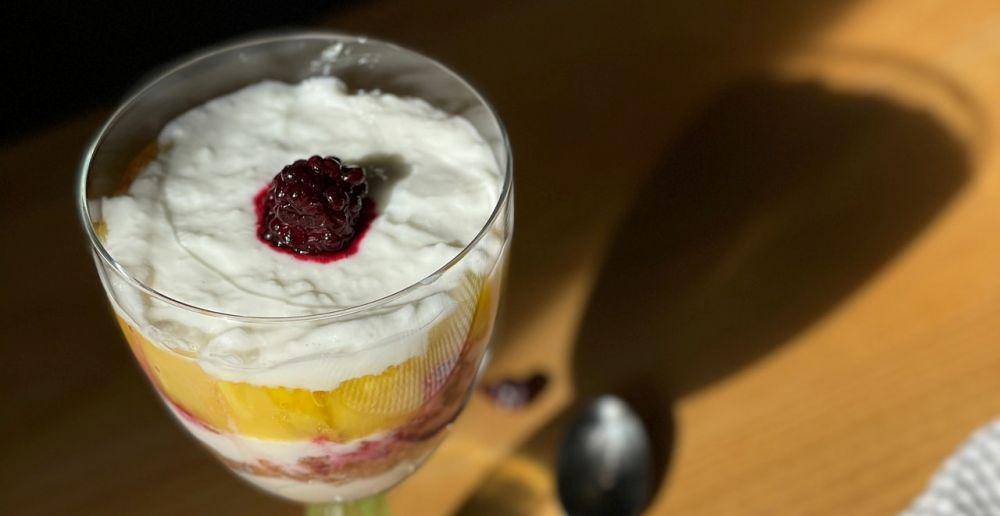 ilustrasi krim pisang parfait (pexels.com/Yuliia Bas)
