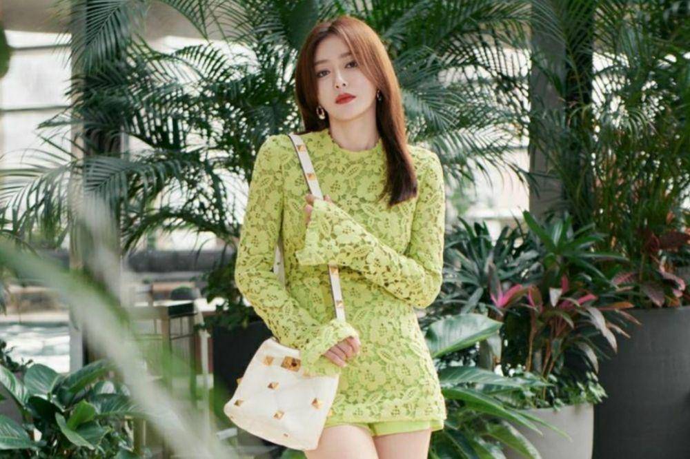 Qin Lan (instagram.com/qinlan__717)