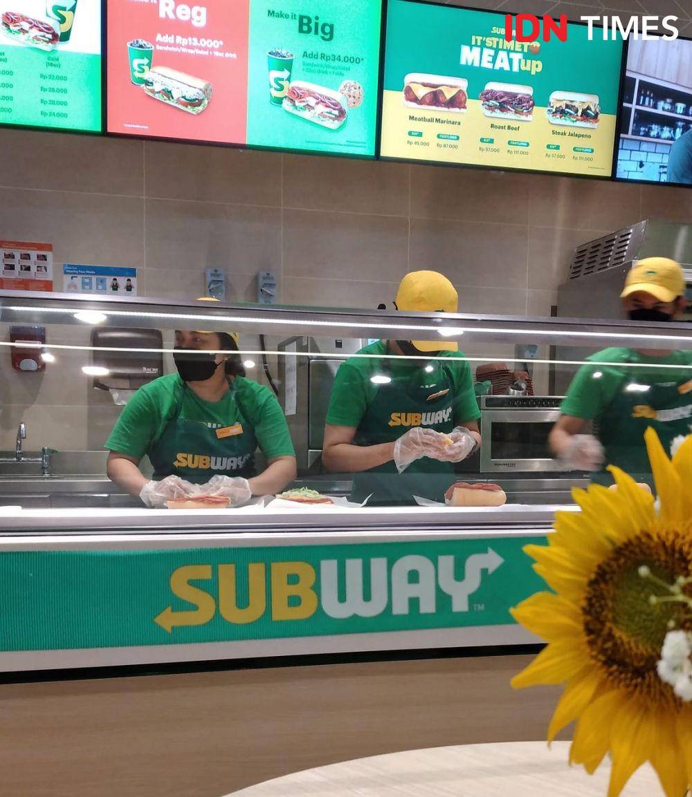 Subway Indonesia, Jakarta (IDN Times/Dhiya Awlia Azzahra)