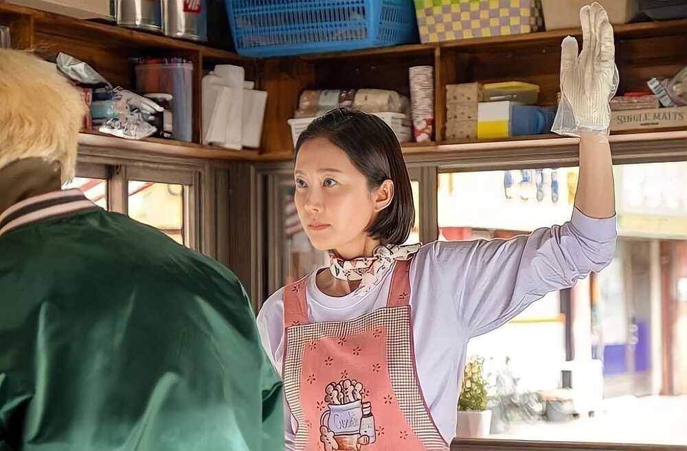 Yum Jung Ah (instagram.com/artistcompanyofficial)