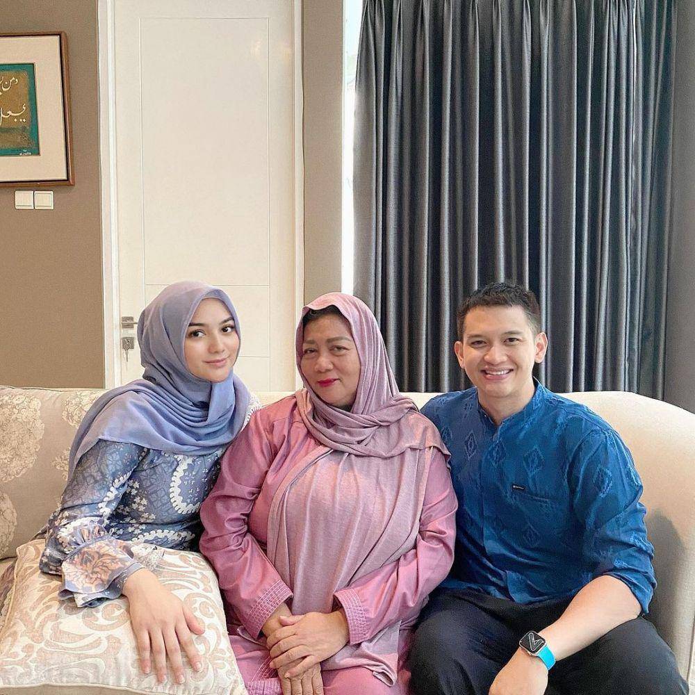 Rezky Adhitya dan keluarga (instagram.com/yanny_christiany)