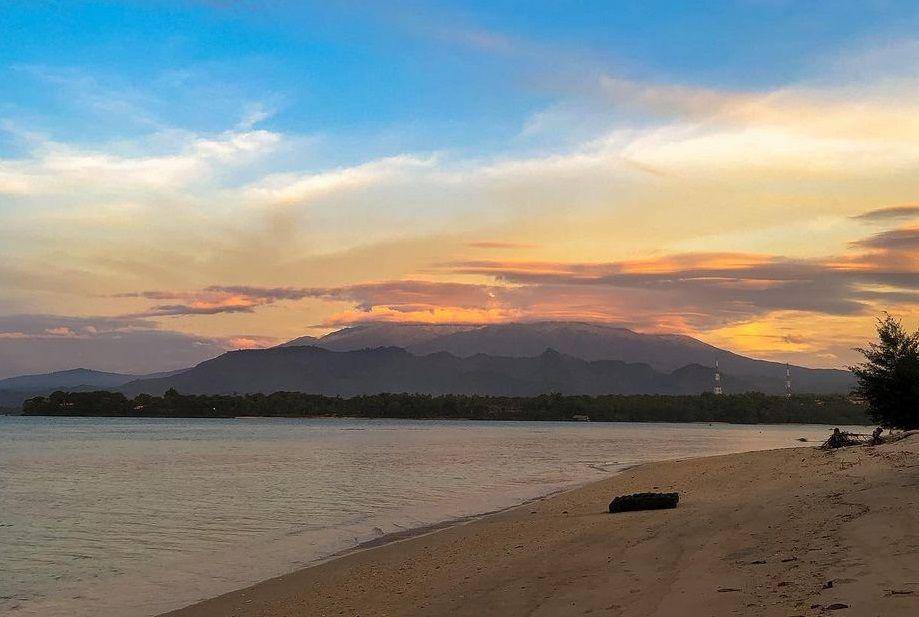 Pantai Sire Lombok (instagram.com/_siogie)