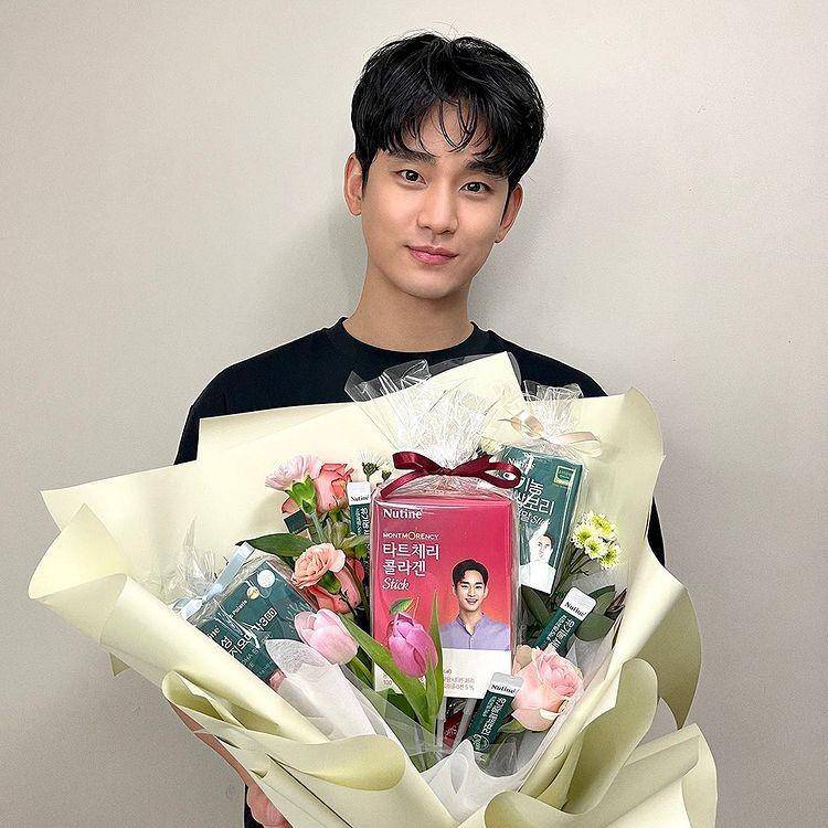 Kim Soo Hyun (Instagram.com/soohyun_k216)