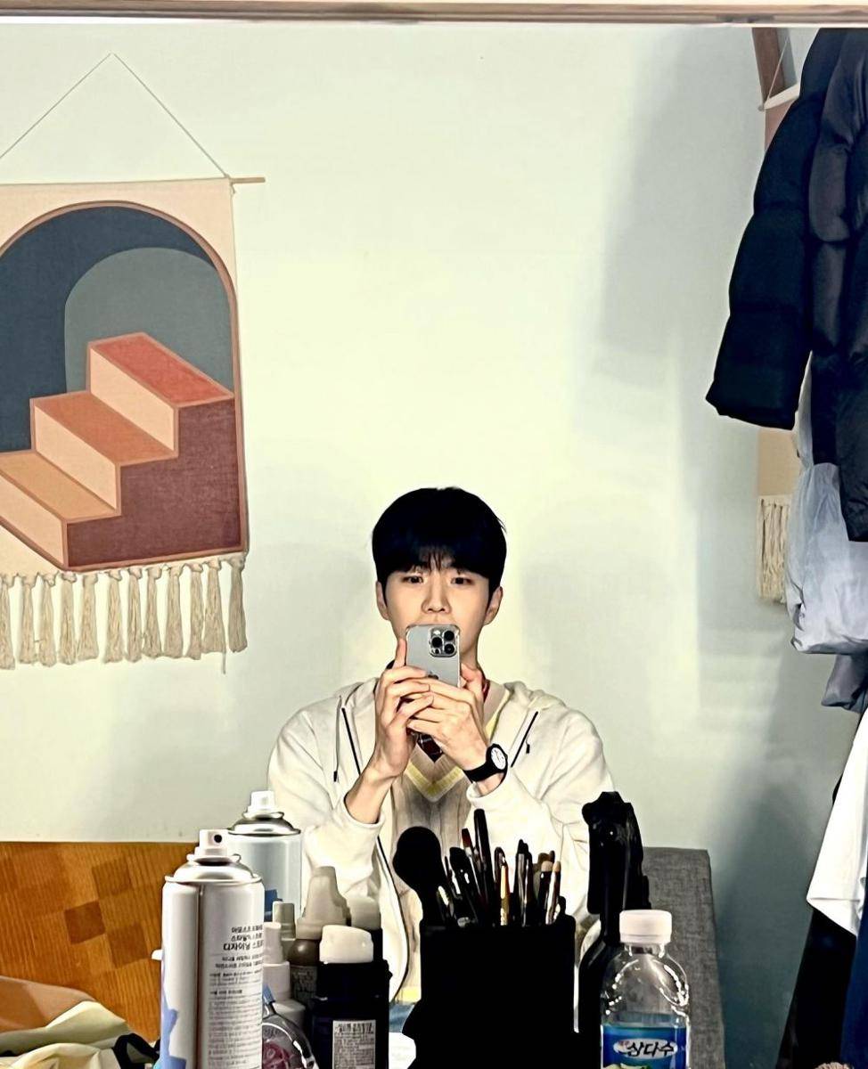 Kang Hoon (instagram.com/khoonyy)