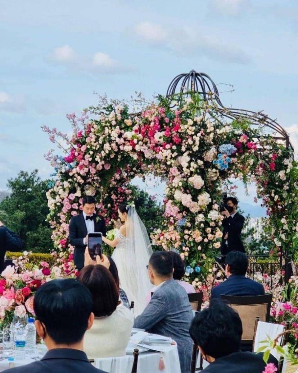 Son Ye Jin dan Hyun Bin (instagram.com/yejinhand_hk)