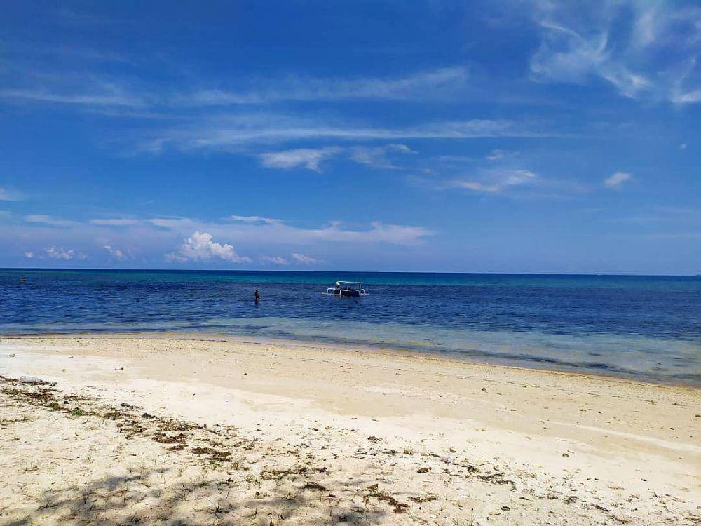 Pantai Sire Lombok (instagram.com/andhesthiras)