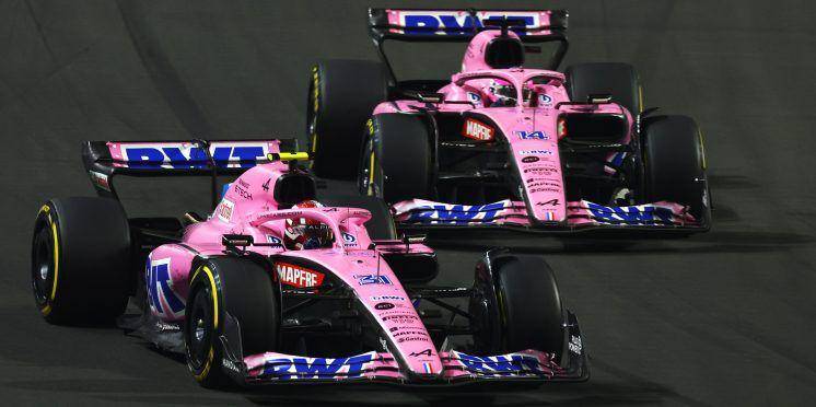 Esteban Ocon dan Fernando Alonso pada balapan GP Arab Saudi. (twitter.com/ReadMotorsport)