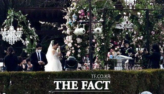 Momen Son Ye Jin menangis haru di altar (news.tf.co.kr)