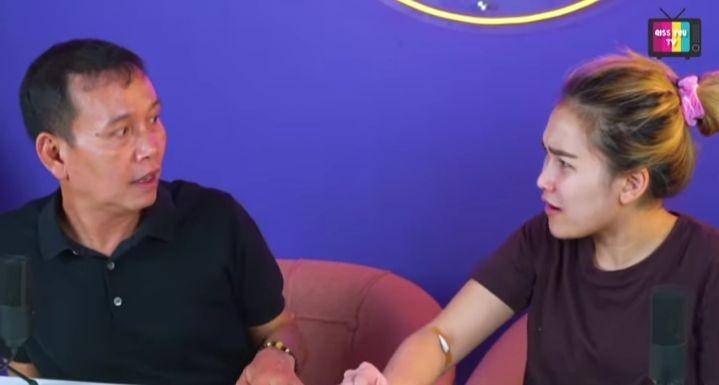 potret Ayu Ting Ting dan Ayah Rozak (youtube.com/Qiss You TV)