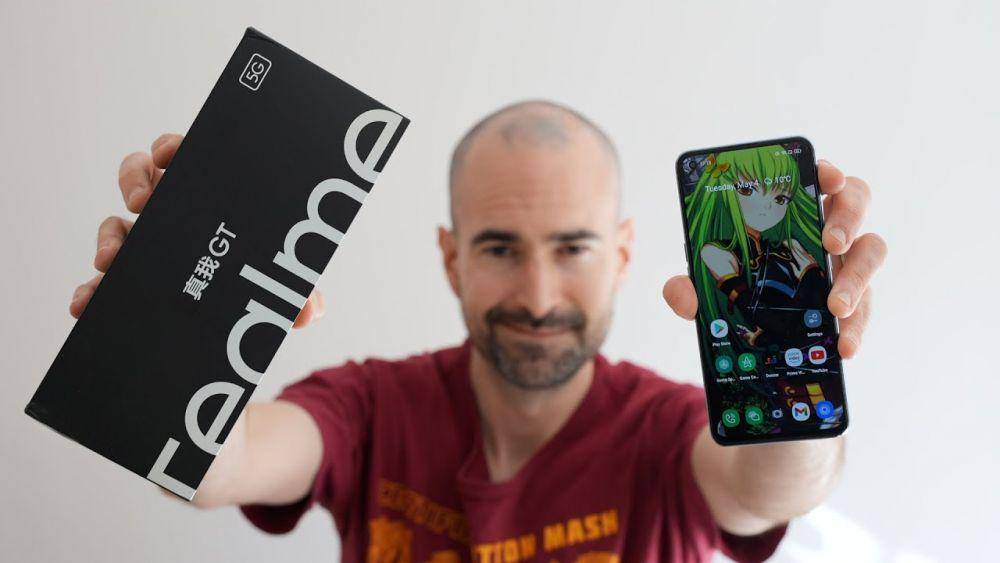 potret Realme GT 5G (cmcdistribution.com.vn)